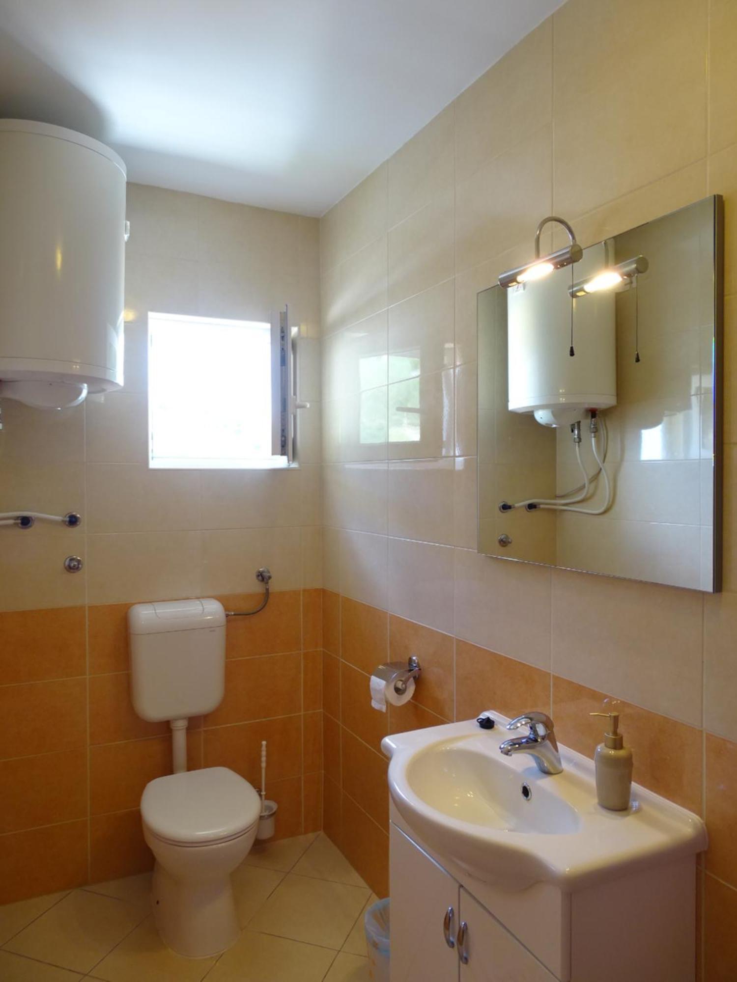 6 Pax Apertment On The With Terrace, Sea View, Garden, Parking Ensured, First Floor Apartman Mimice